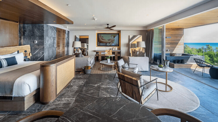  Master Suite Ocean Front